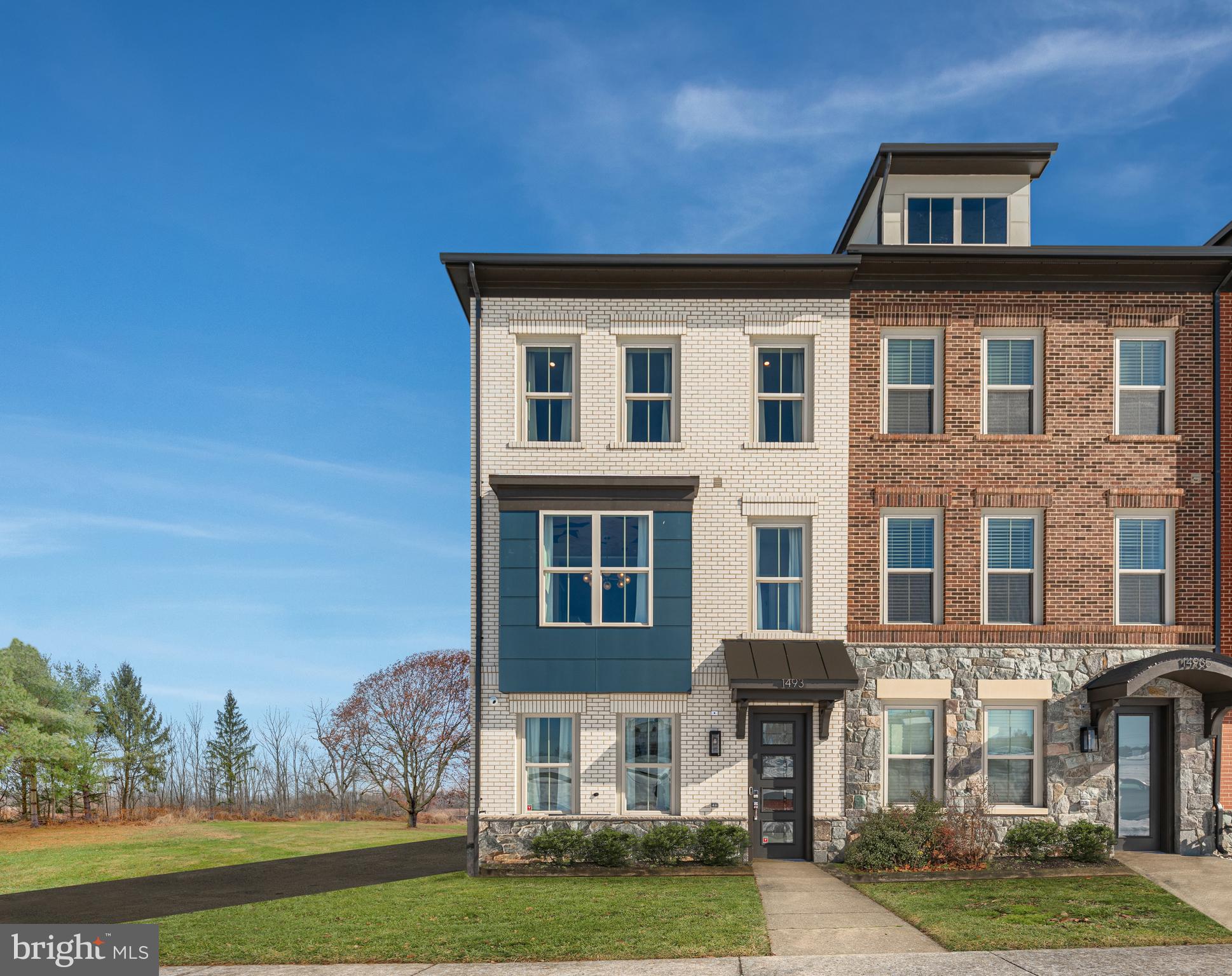 VANTAGE HILL - Residential