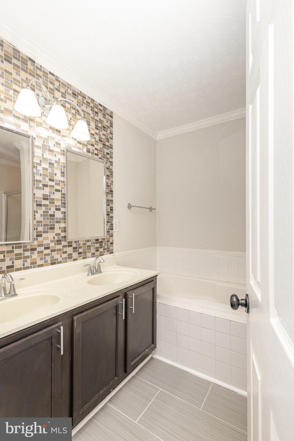 WILDERNESS SHORES - Residential