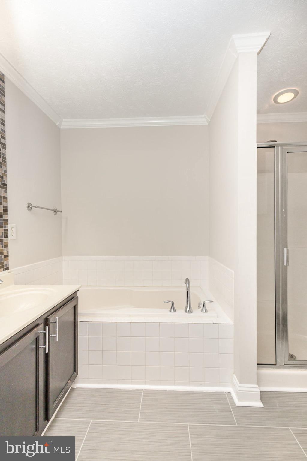 WILDERNESS SHORES - Residential