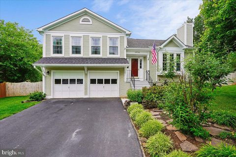 Photo of 14716 Cloyd Way, WOODBRIDGE, VA 22193 (MLS # VAPW2120138)