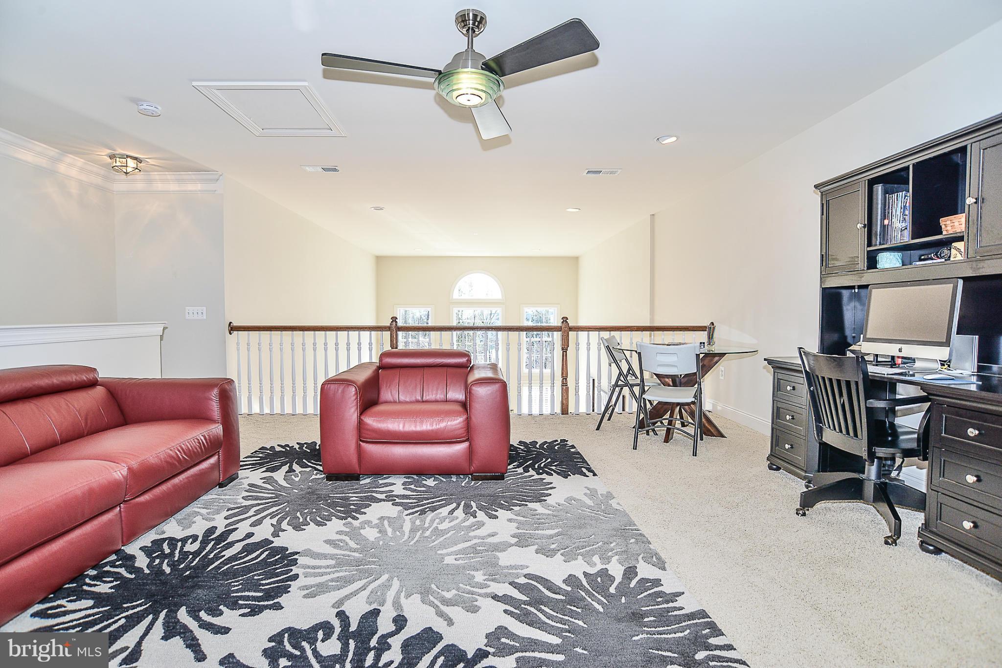 LOUDOUN VALLEY ESTATES 2 - Residential