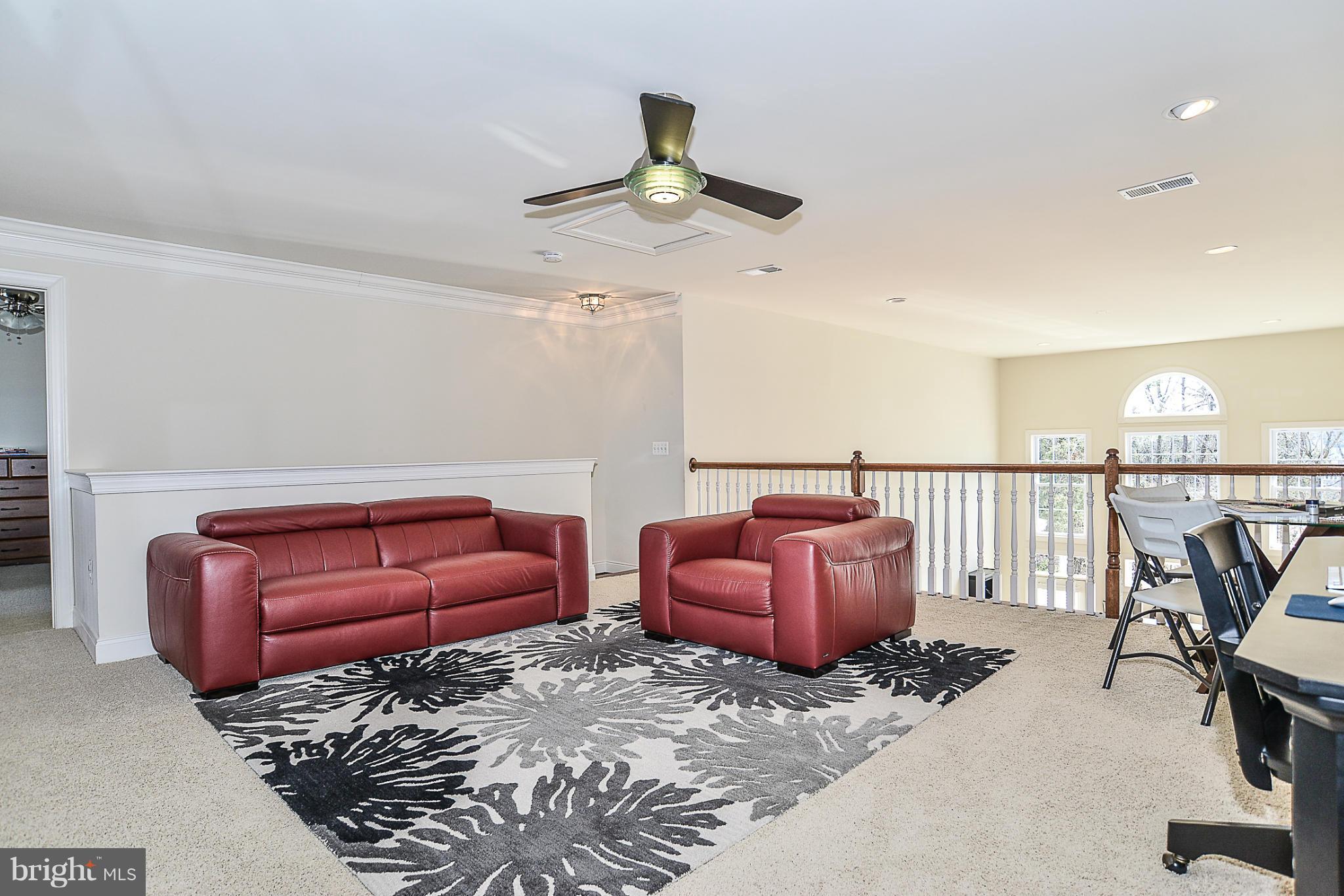 LOUDOUN VALLEY ESTATES 2 - Residential