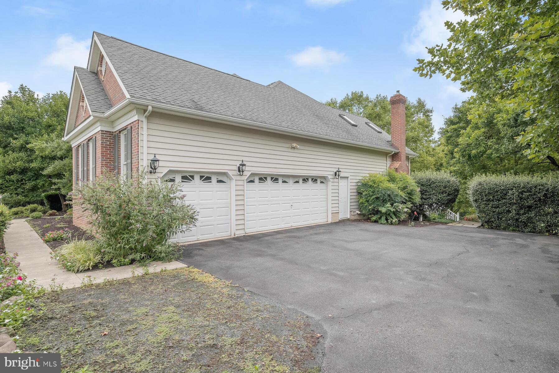 WATERFORD FARMS - Residential