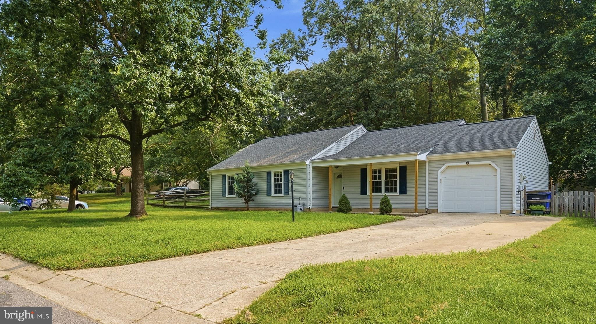 3525 SMOKE TREE COURT
