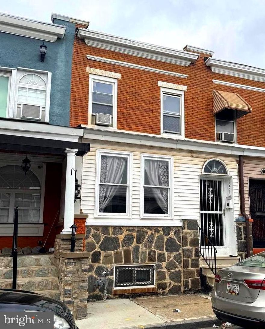 HUGE PRICE REDUCTION..!!! Motivated seller.!! Townhome for 1st time homebuyer or investor. 2 bedrooms , 1 bath, partially finished basement. Sold Strictly AS IS- Seller will make no repairs. Buyer pays all transfer, rec and closing costs. CASH, Hard Money, Privaten and Conventional fininancing ONLY. Call showing contact for showings and inquiries. Present contracts directly to listing agent. Property sold As-Is, Buyer to verify all listing information. Buyer to verify ownership interest *** DO NOT DISTURB TENANTS***. Reach out to showing agent for instructions on how to access the property.