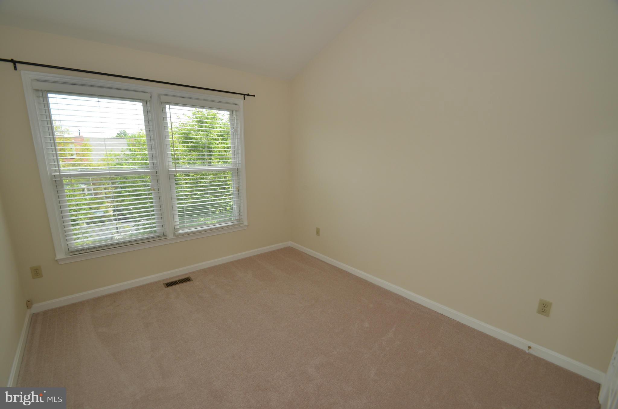 KINGSTOWNE - Residential Lease