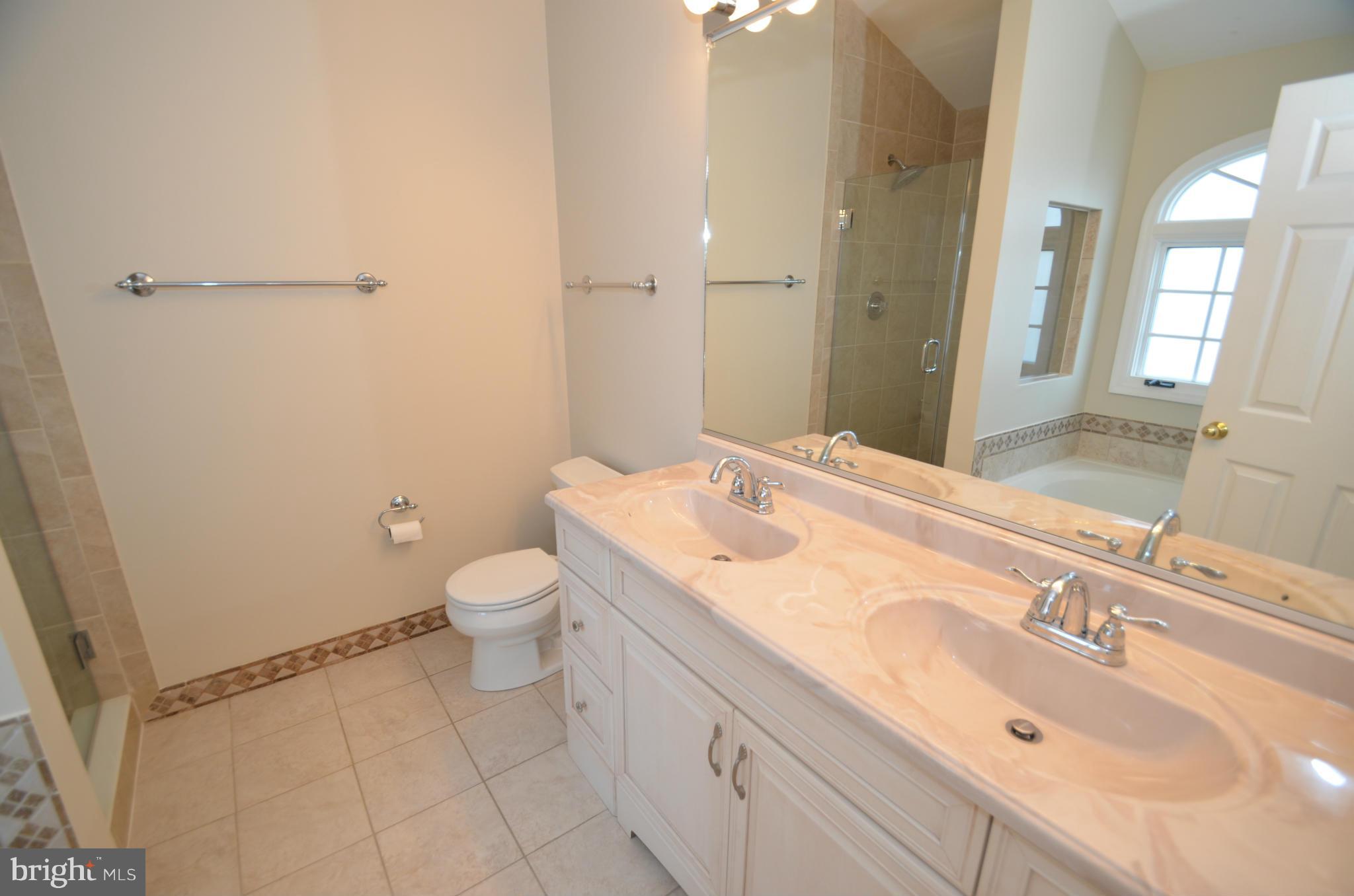 KINGSTOWNE - Residential Lease