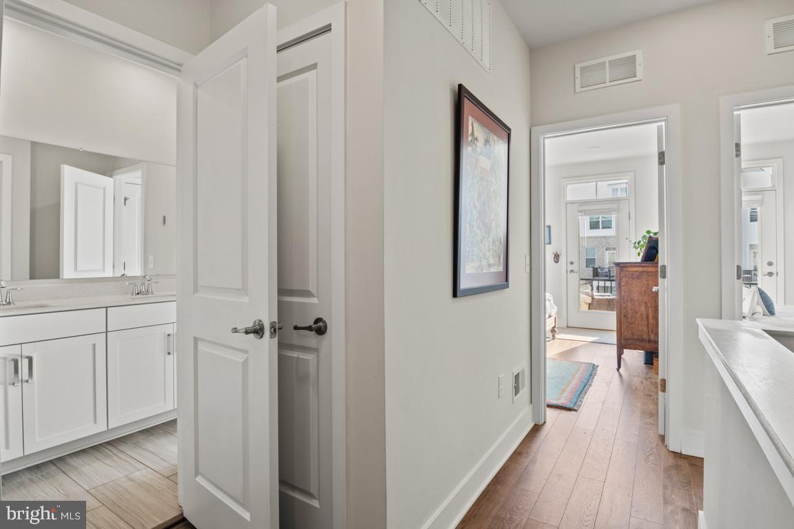 STEELPOINTE - Residential