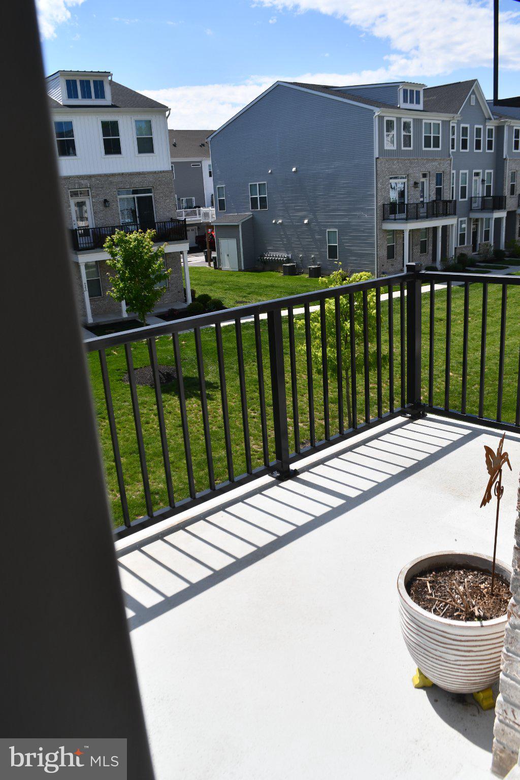 STEELPOINTE - Residential