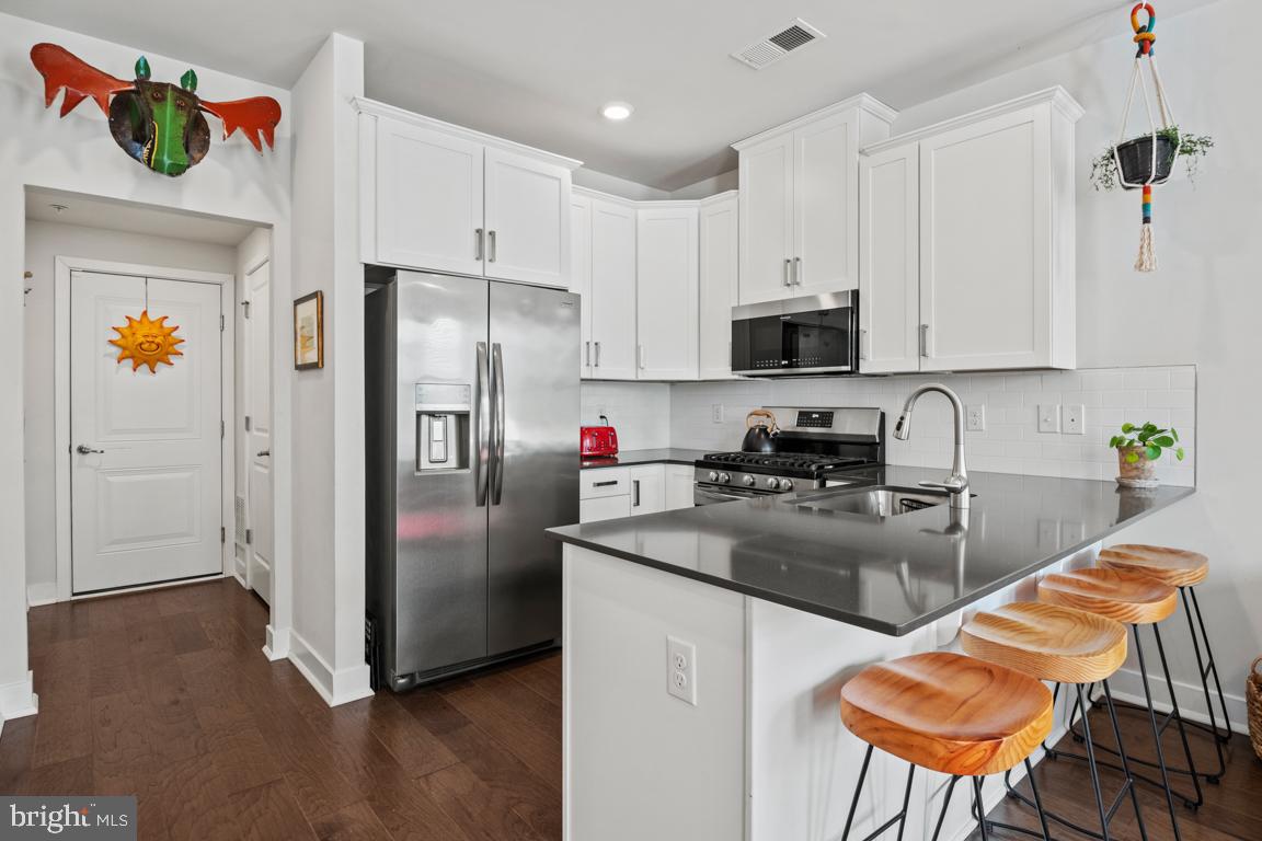 STEELPOINTE - Residential