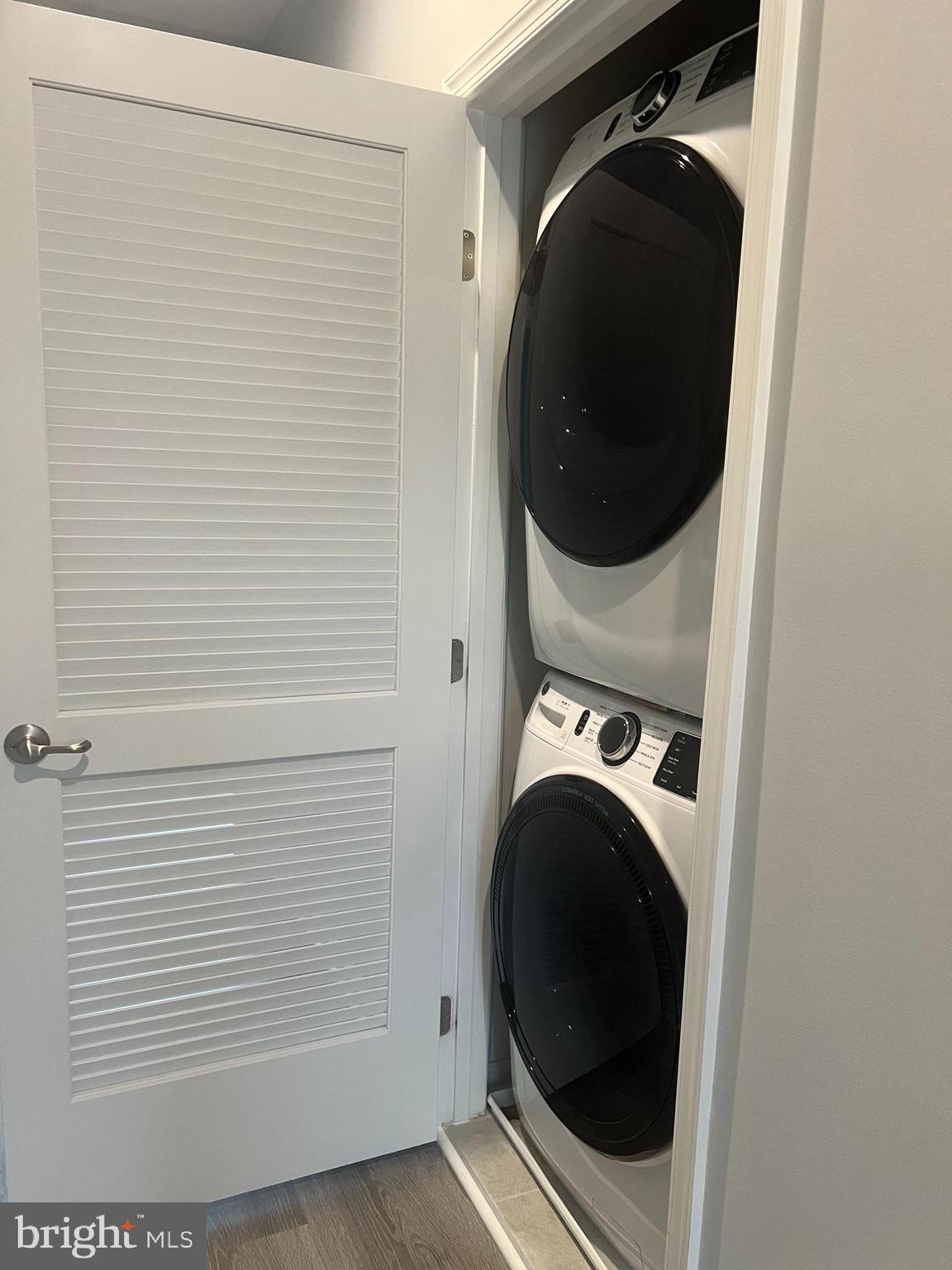 PARKSIDE - Residential Lease