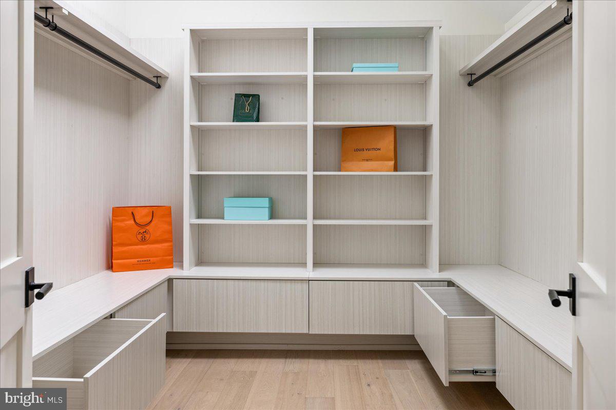 SOLEBURY FARMS EST - Residential