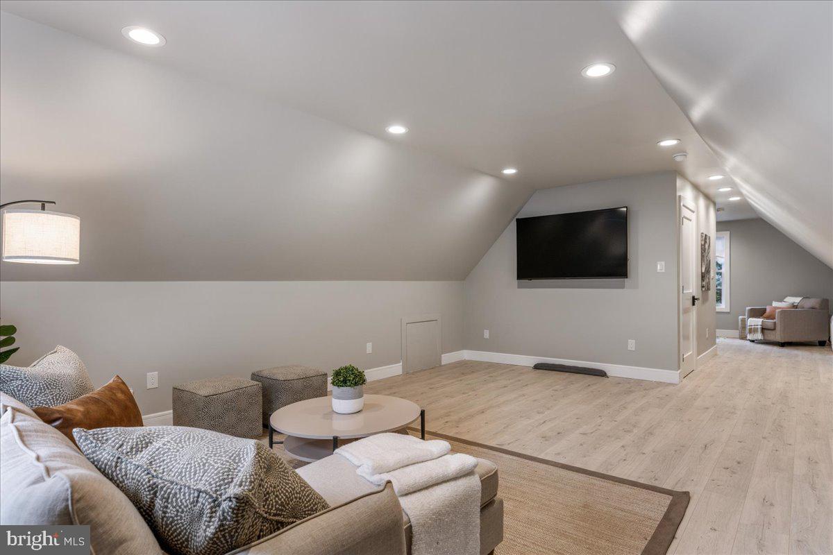 SOLEBURY FARMS EST - Residential