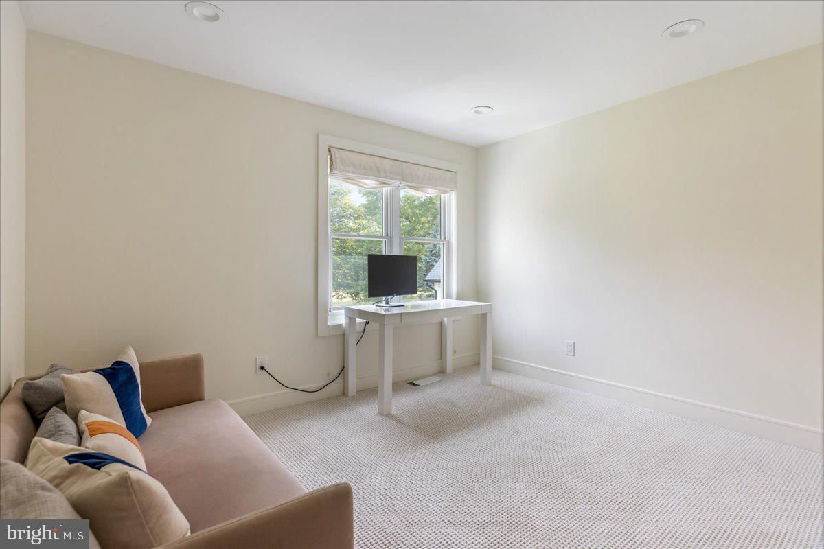 SOLEBURY FARMS EST - Residential