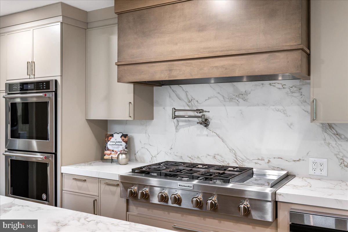 SOLEBURY FARMS EST - Residential