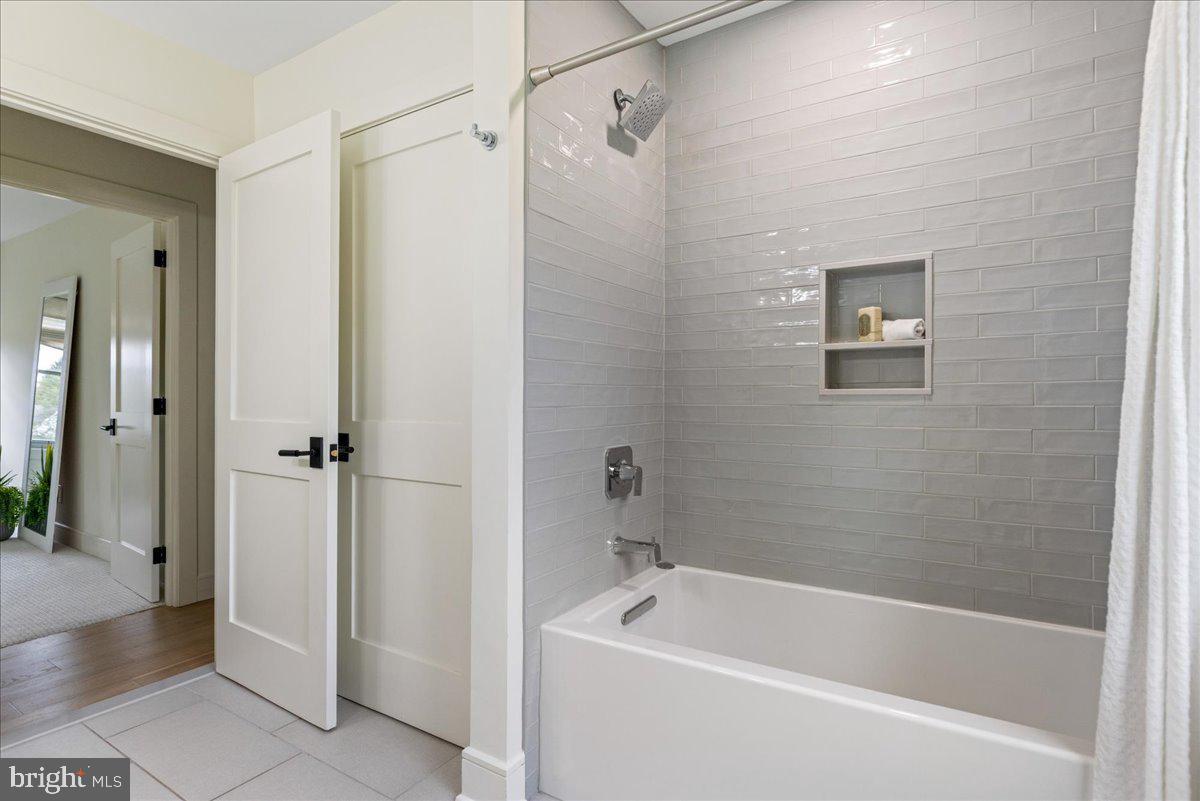 SOLEBURY FARMS EST - Residential