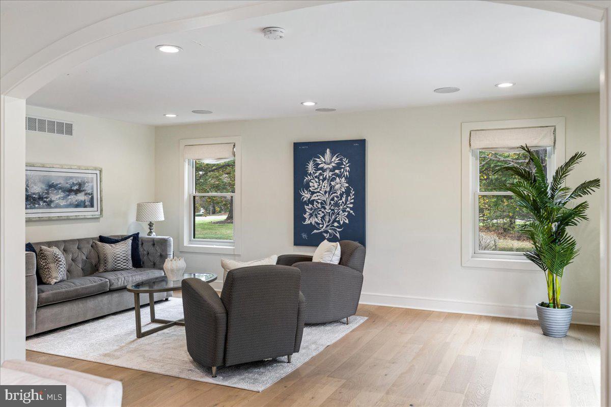 SOLEBURY FARMS EST - Residential