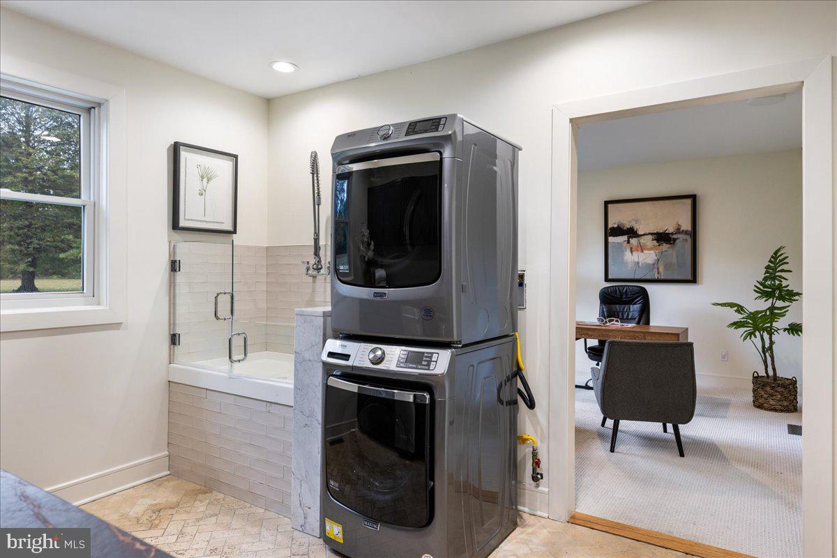 SOLEBURY FARMS EST - Residential