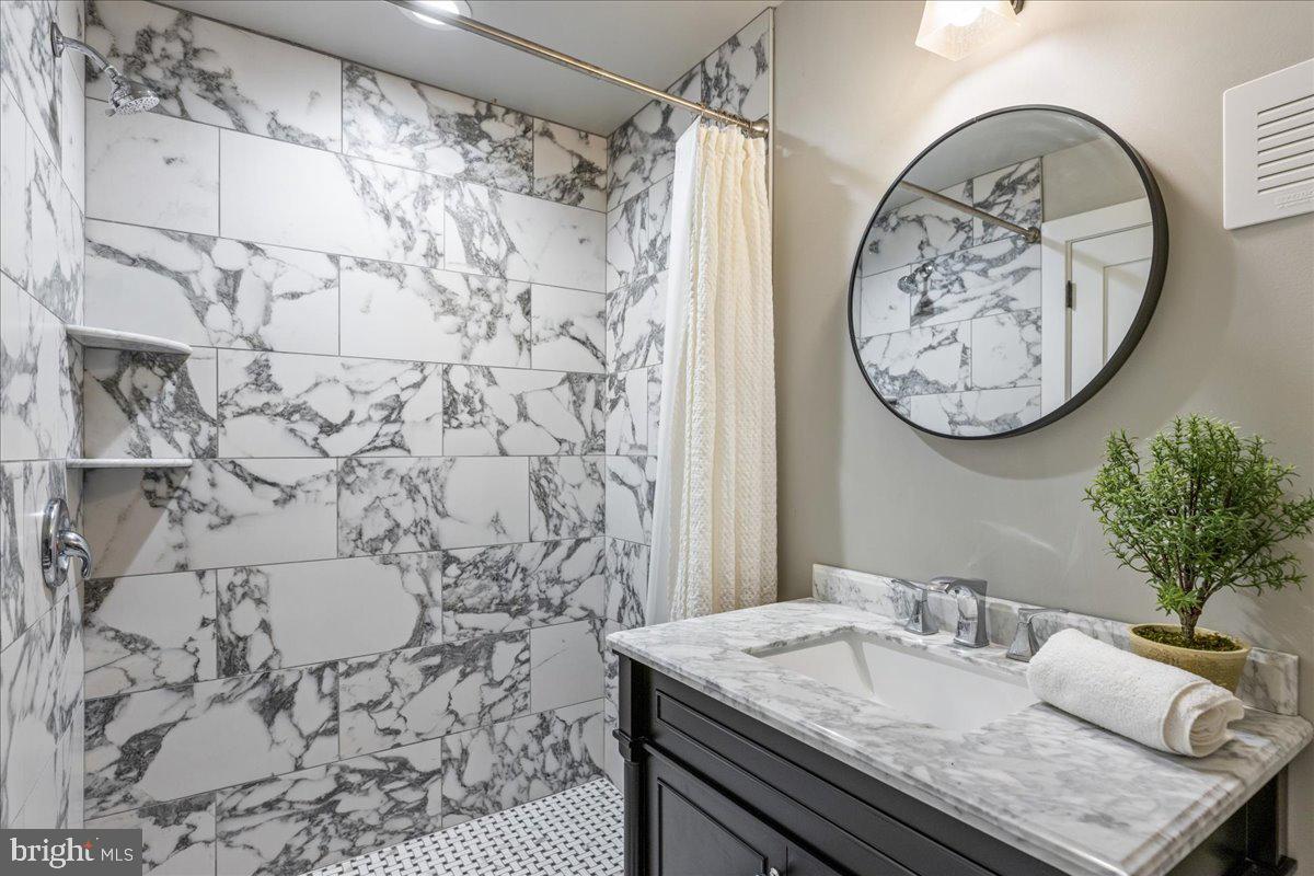 SOLEBURY FARMS EST - Residential