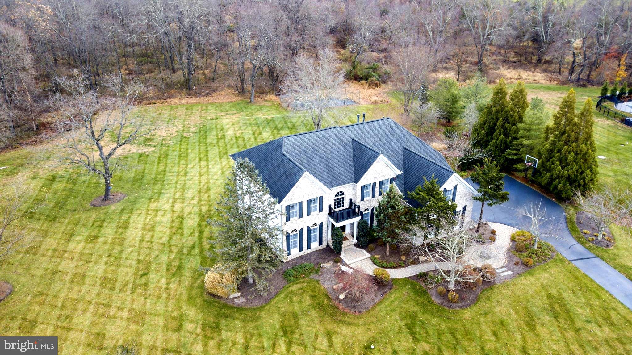 RIVER CROSSING - Residential