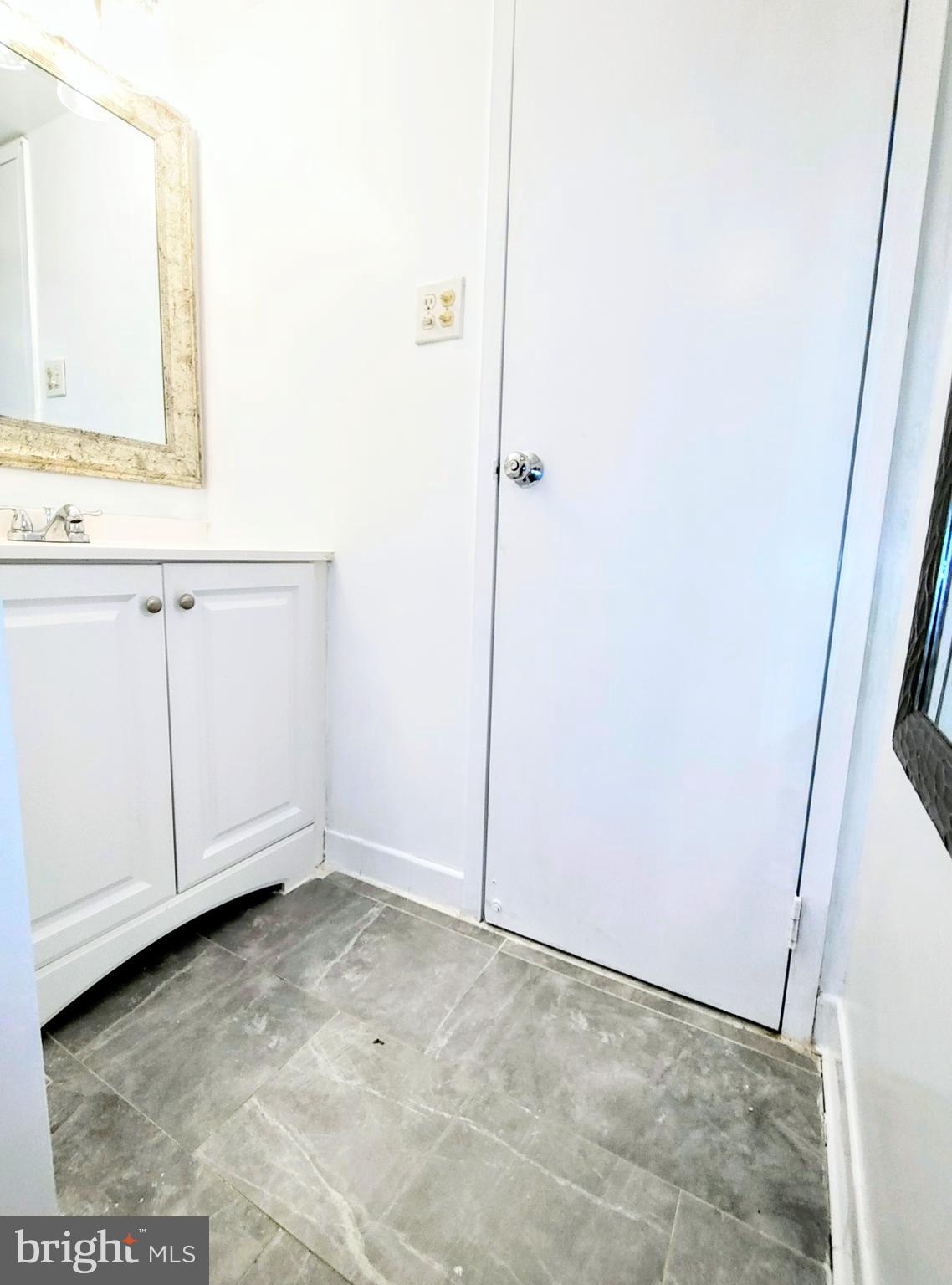 CAMELBACK VILLAGE - Residential