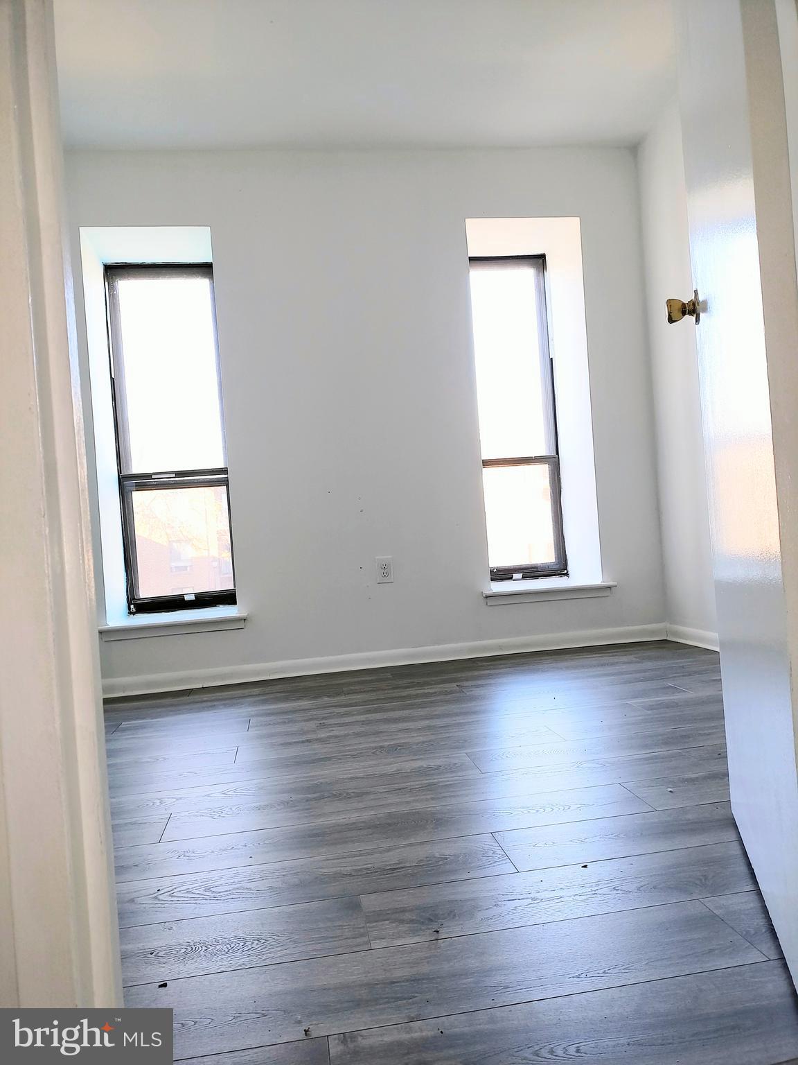 CAMELBACK VILLAGE - Residential