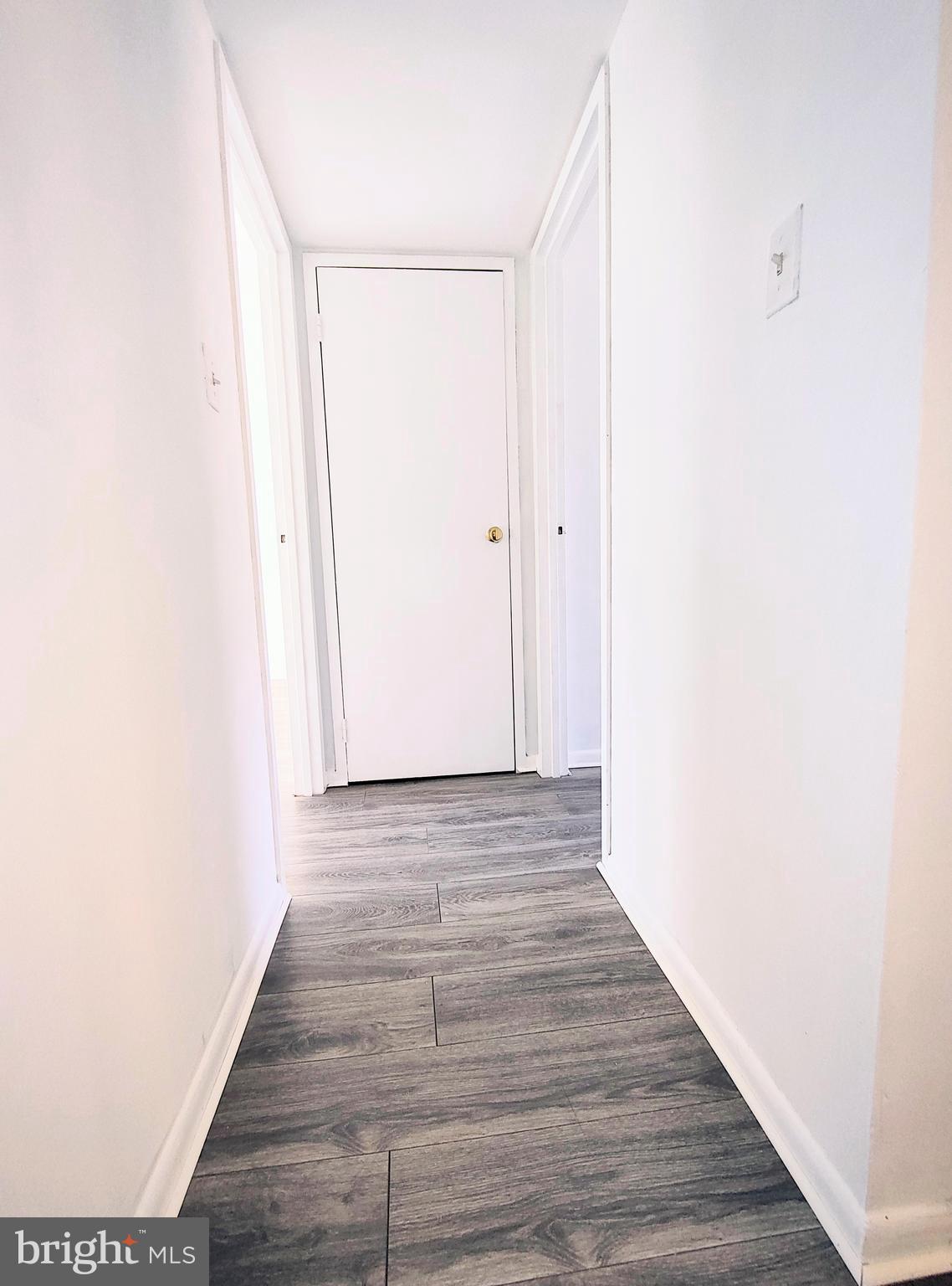 CAMELBACK VILLAGE - Residential