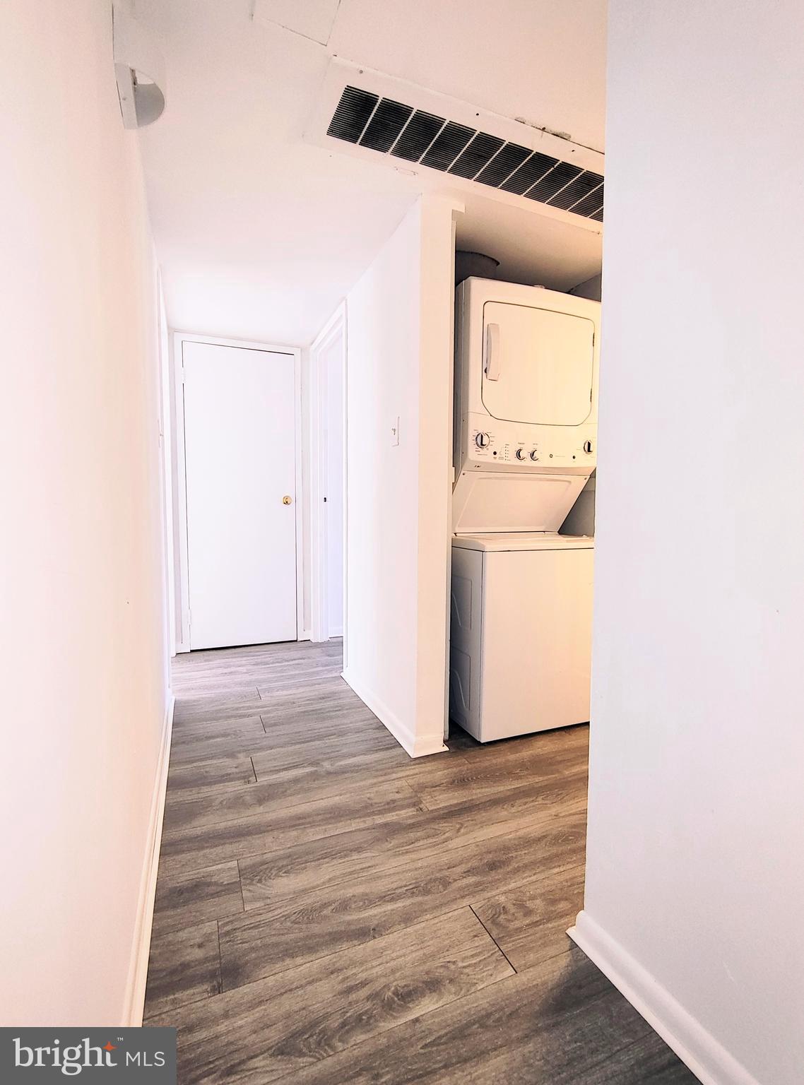 CAMELBACK VILLAGE - Residential