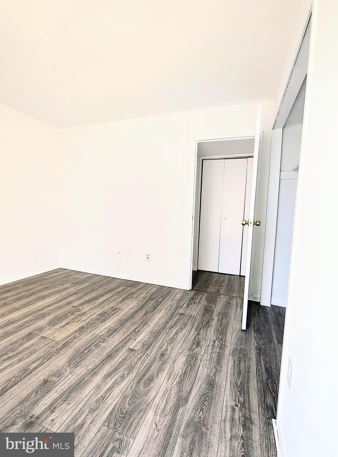 CAMELBACK VILLAGE - Residential