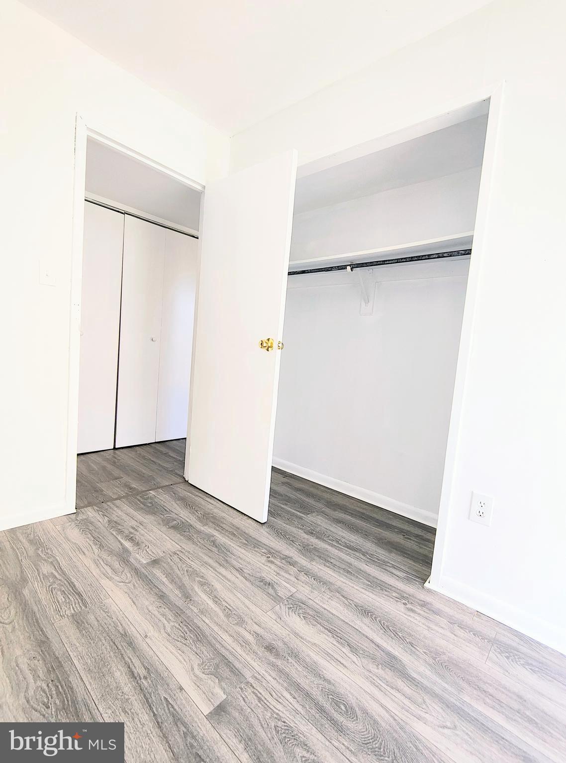 CAMELBACK VILLAGE - Residential