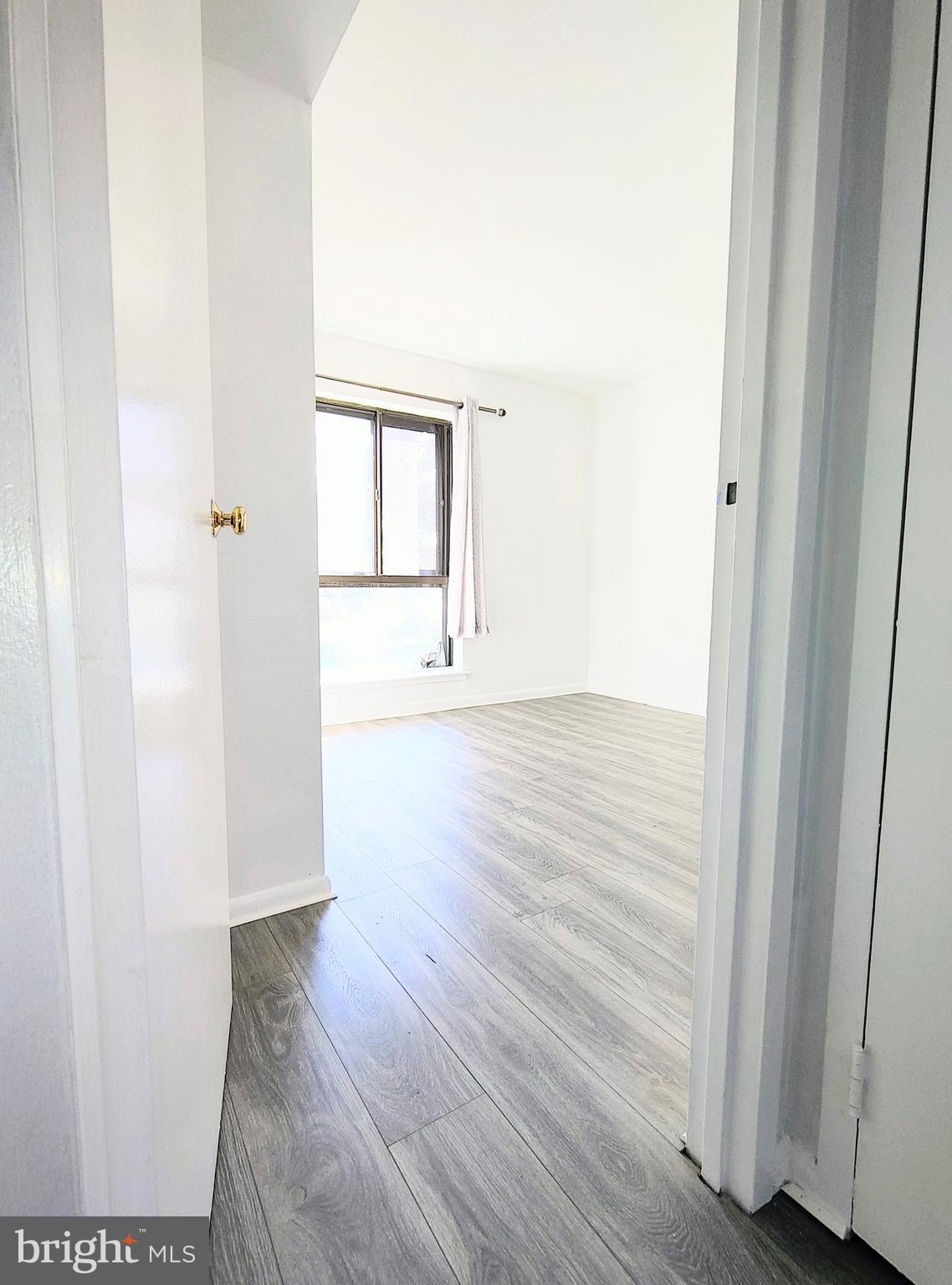 CAMELBACK VILLAGE - Residential