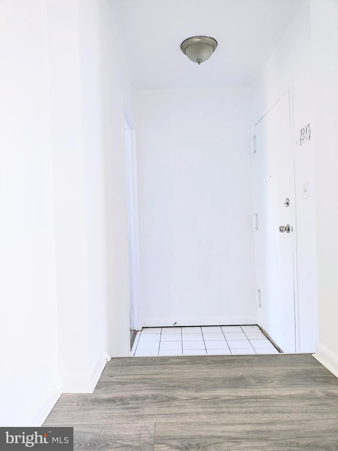 CAMELBACK VILLAGE - Residential