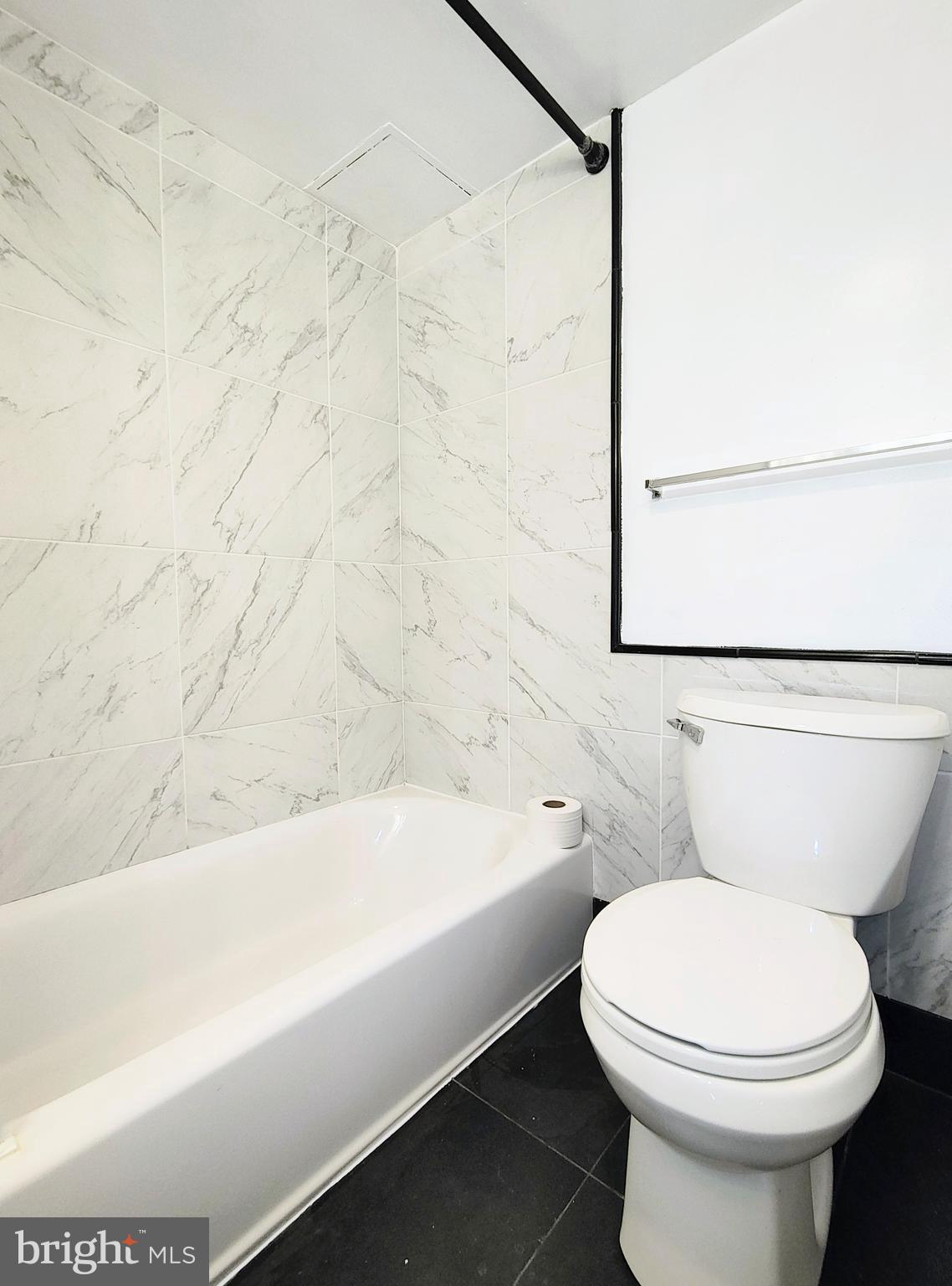 CAMELBACK VILLAGE - Residential