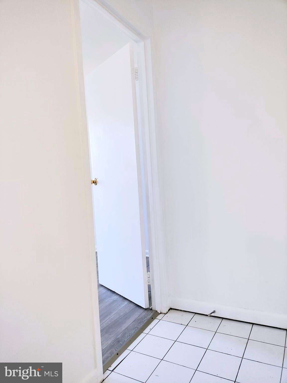 CAMELBACK VILLAGE - Residential