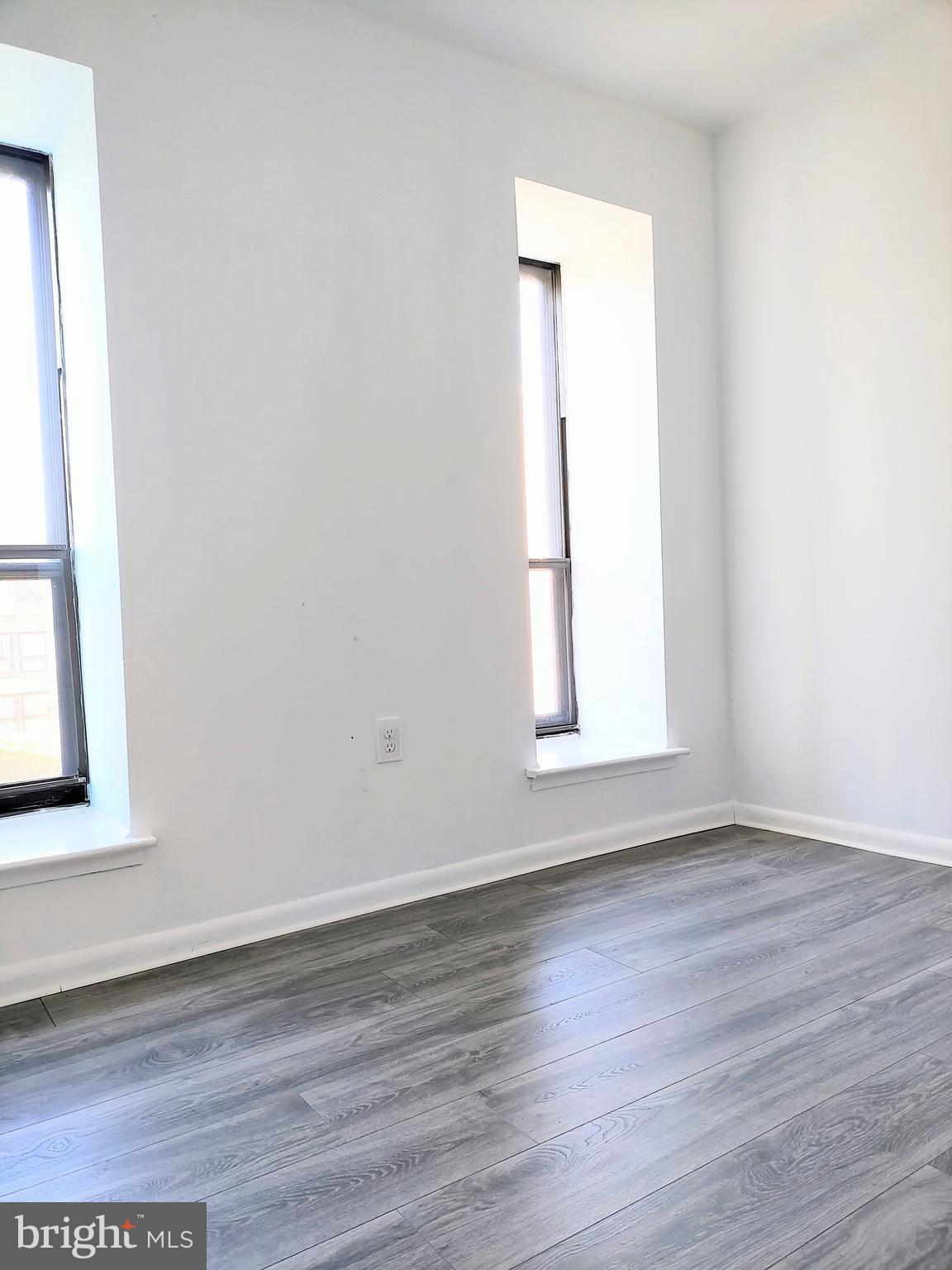 CAMELBACK VILLAGE - Residential