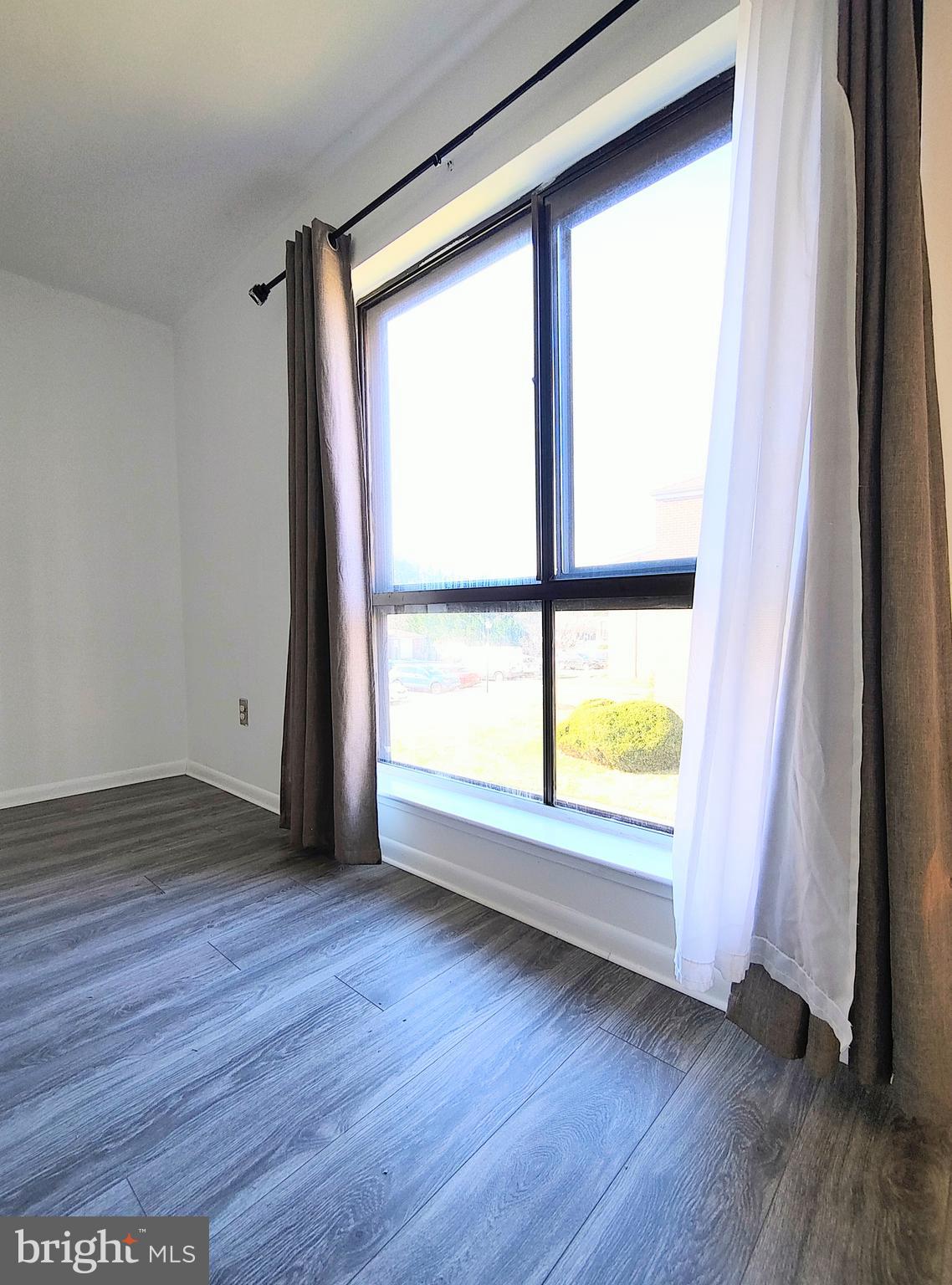 CAMELBACK VILLAGE - Residential