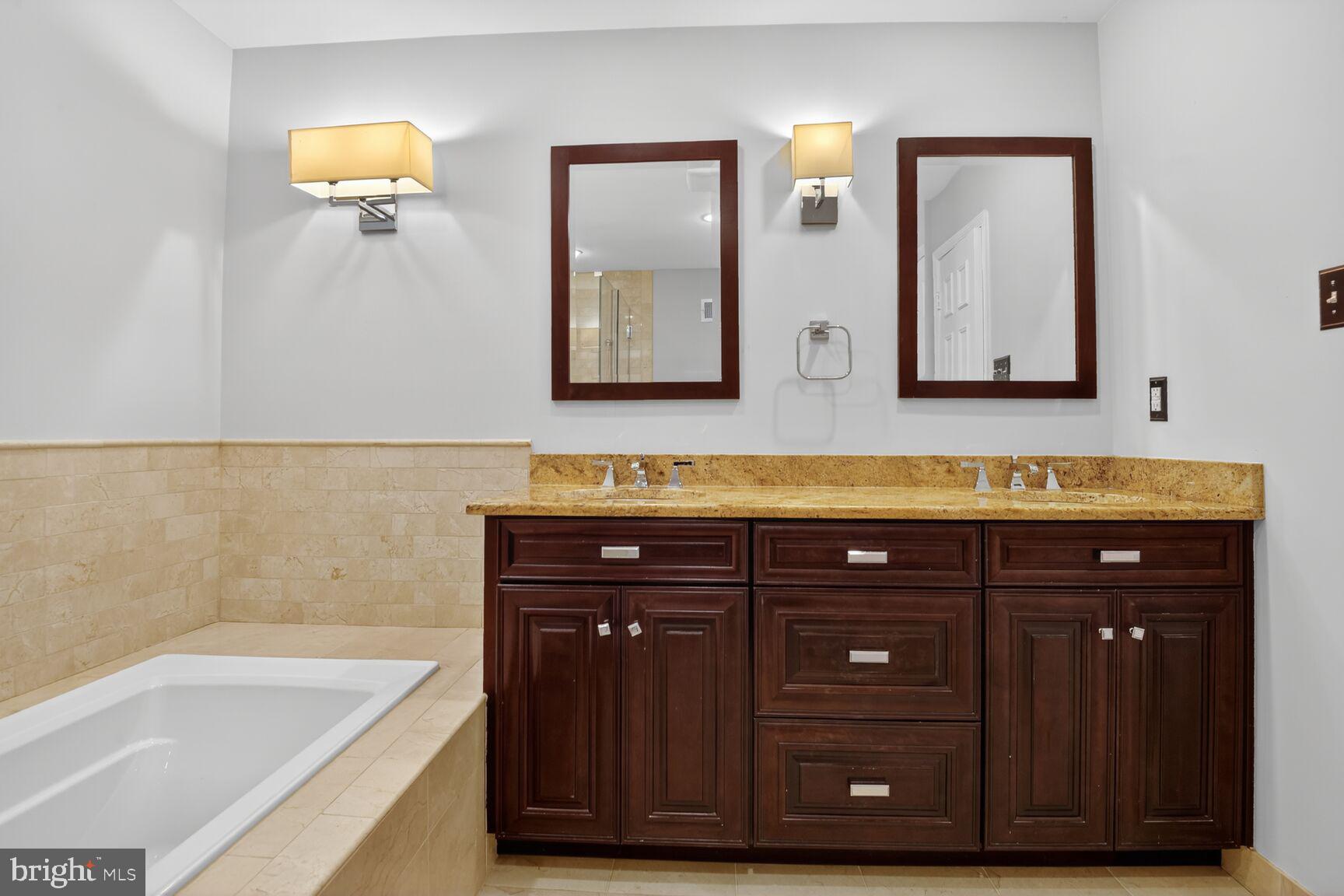 FRANKLIN FARM - Residential