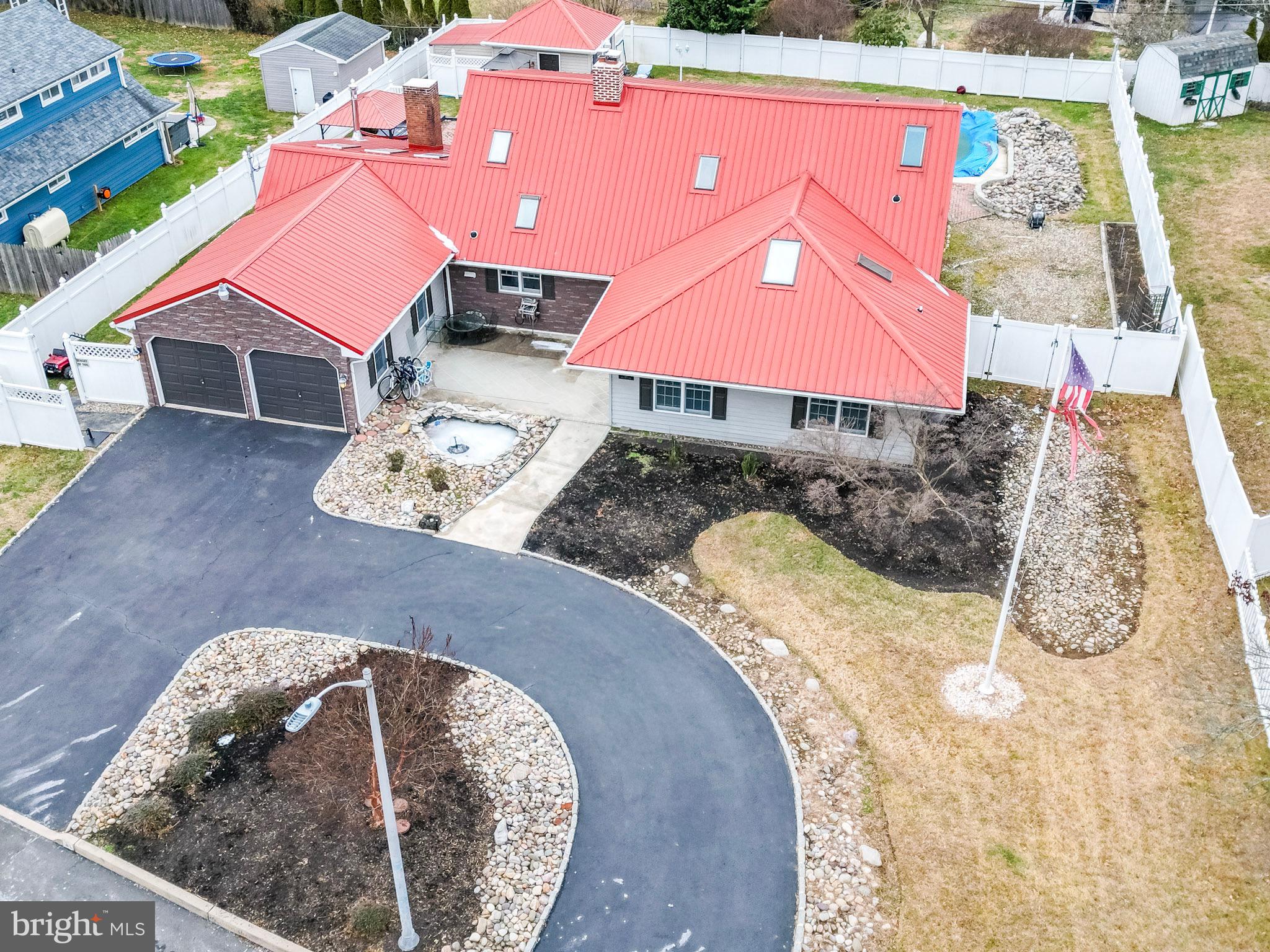 RED ROSE GATE - Residential Lease