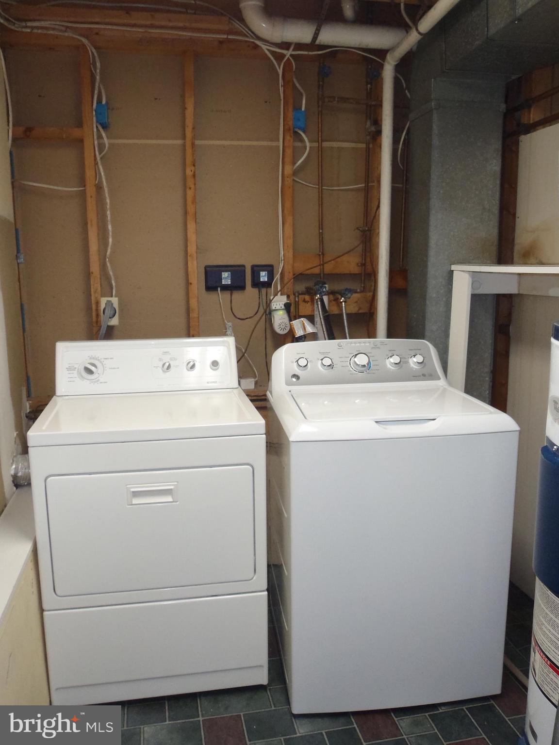 GREENBRIAR WOODS - Residential