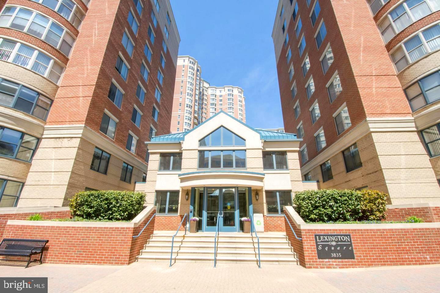 LEXINGTON SQUARE - Residential Lease