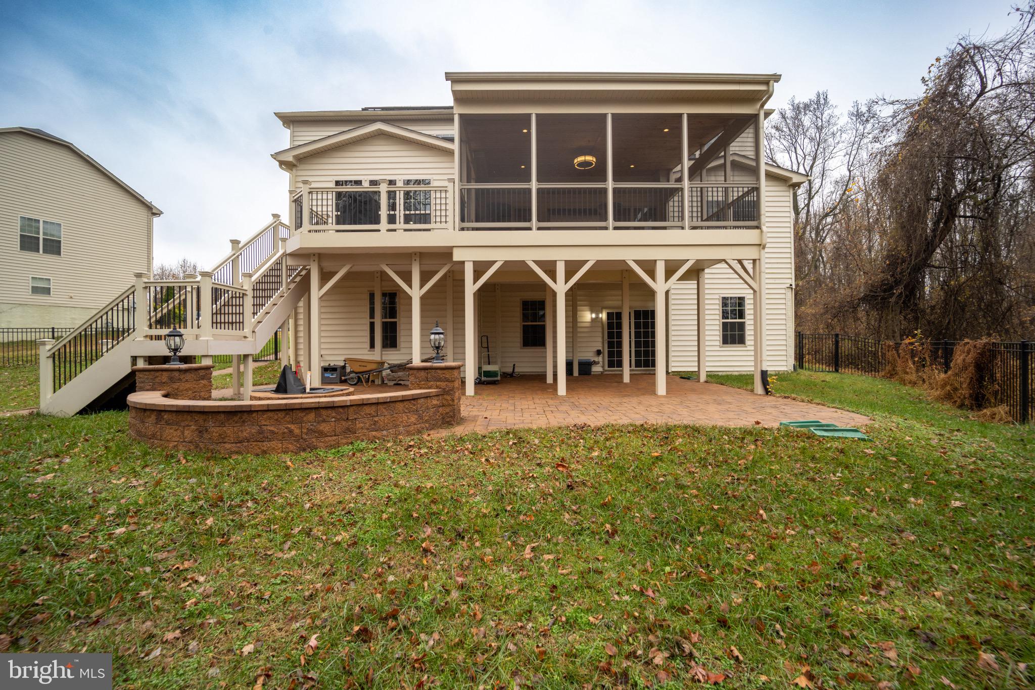 WOODMORE TOWNE CENTRE - Residential