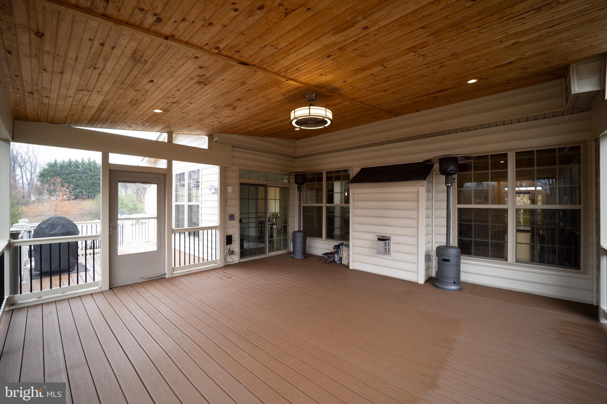 WOODMORE TOWNE CENTRE - Residential