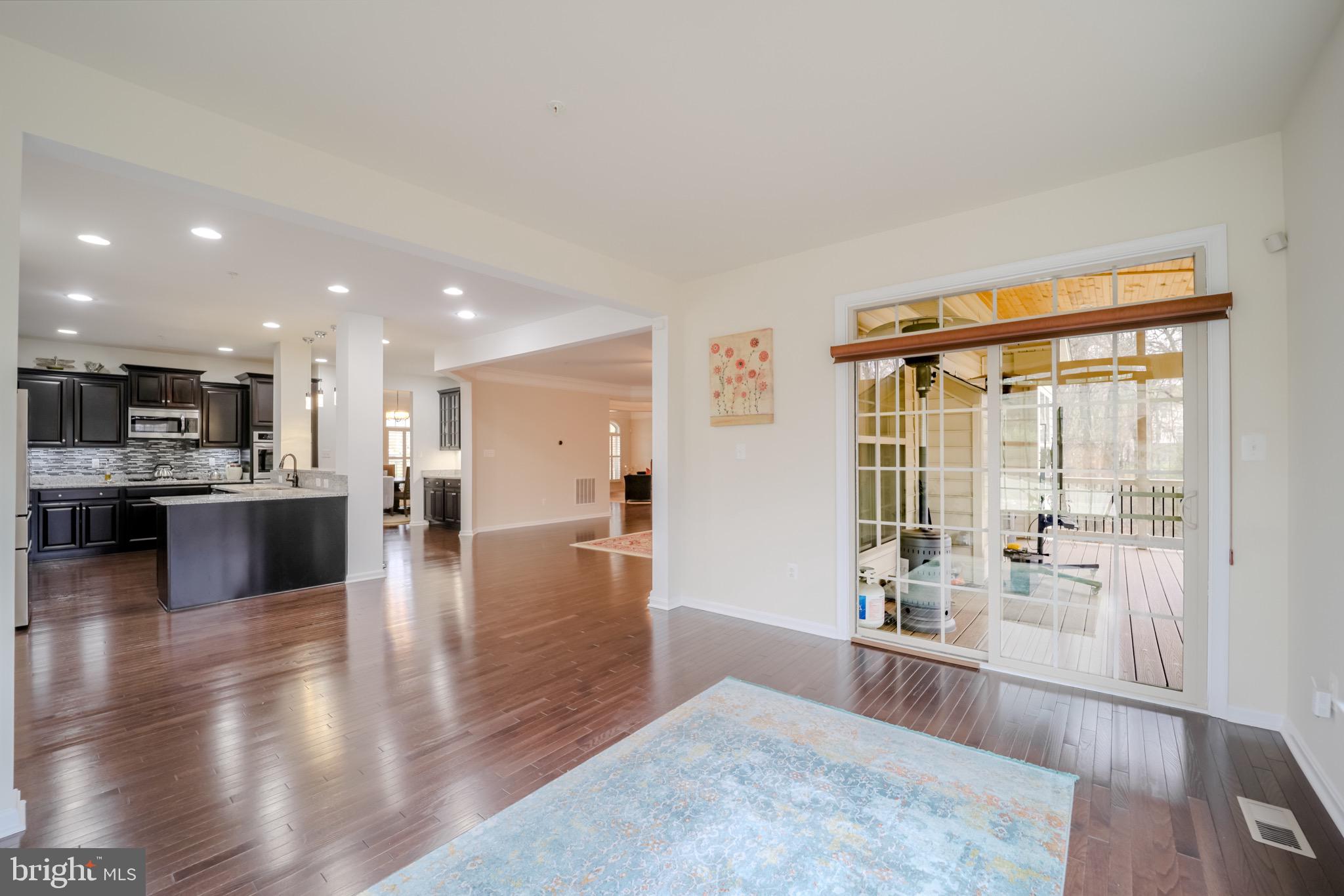 WOODMORE TOWNE CENTRE - Residential