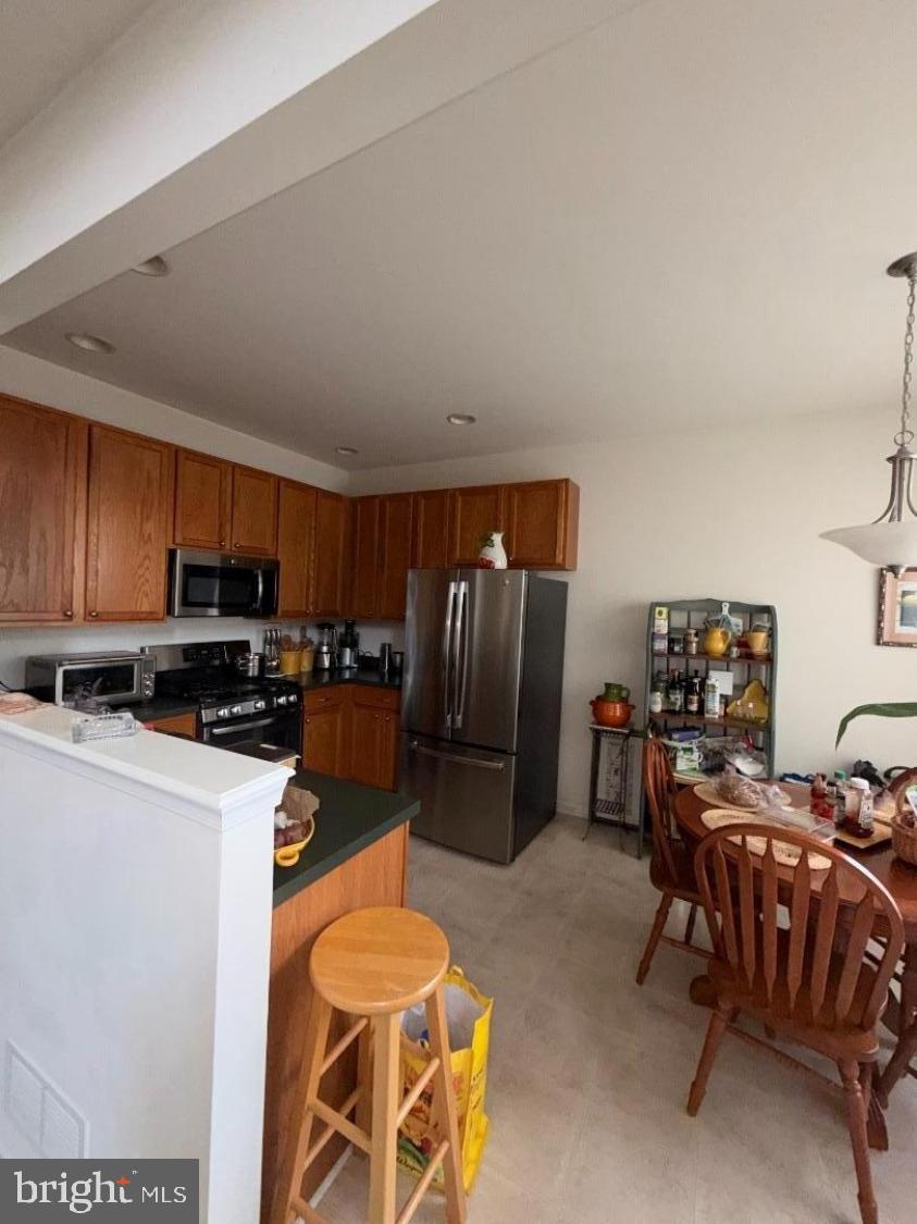 121 THREADLEAF TERRACE