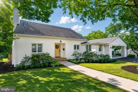 Photo of 313 Vassar Road, ALEXANDRIA, VA 22314 (MLS # VAAX2065828)