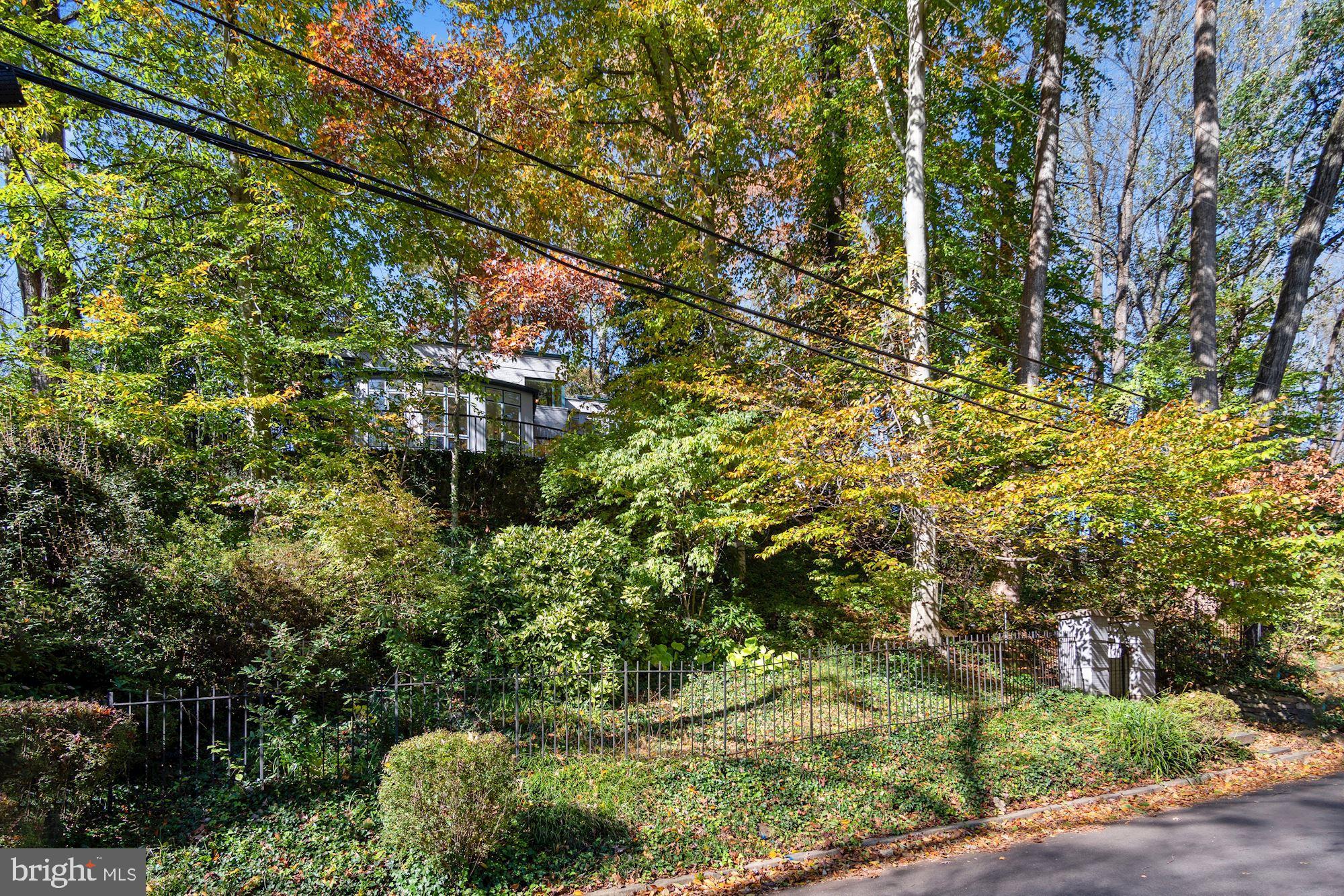 WESTMORELAND HILLS - Residential