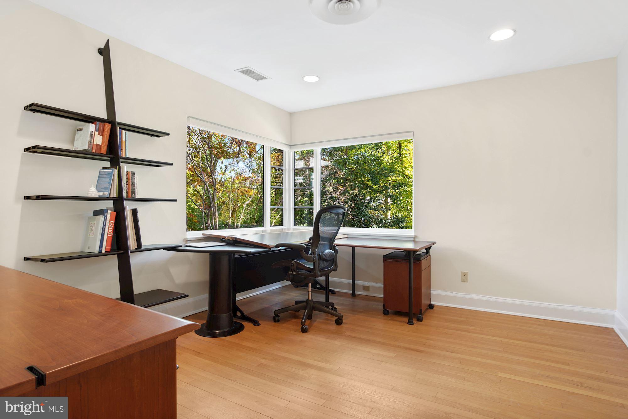 WESTMORELAND HILLS - Residential