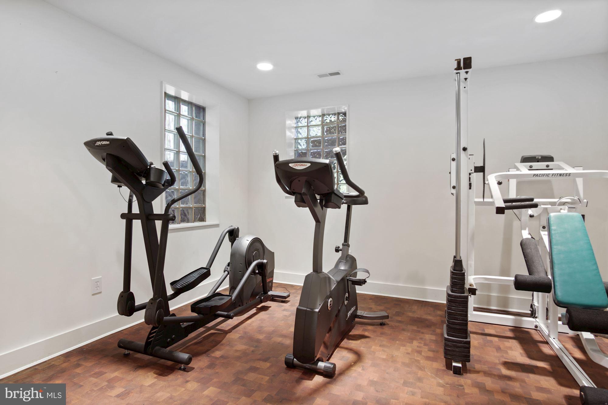 WESTMORELAND HILLS - Residential