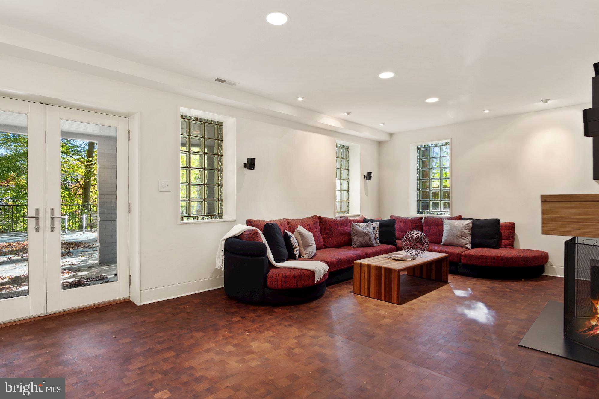 WESTMORELAND HILLS - Residential