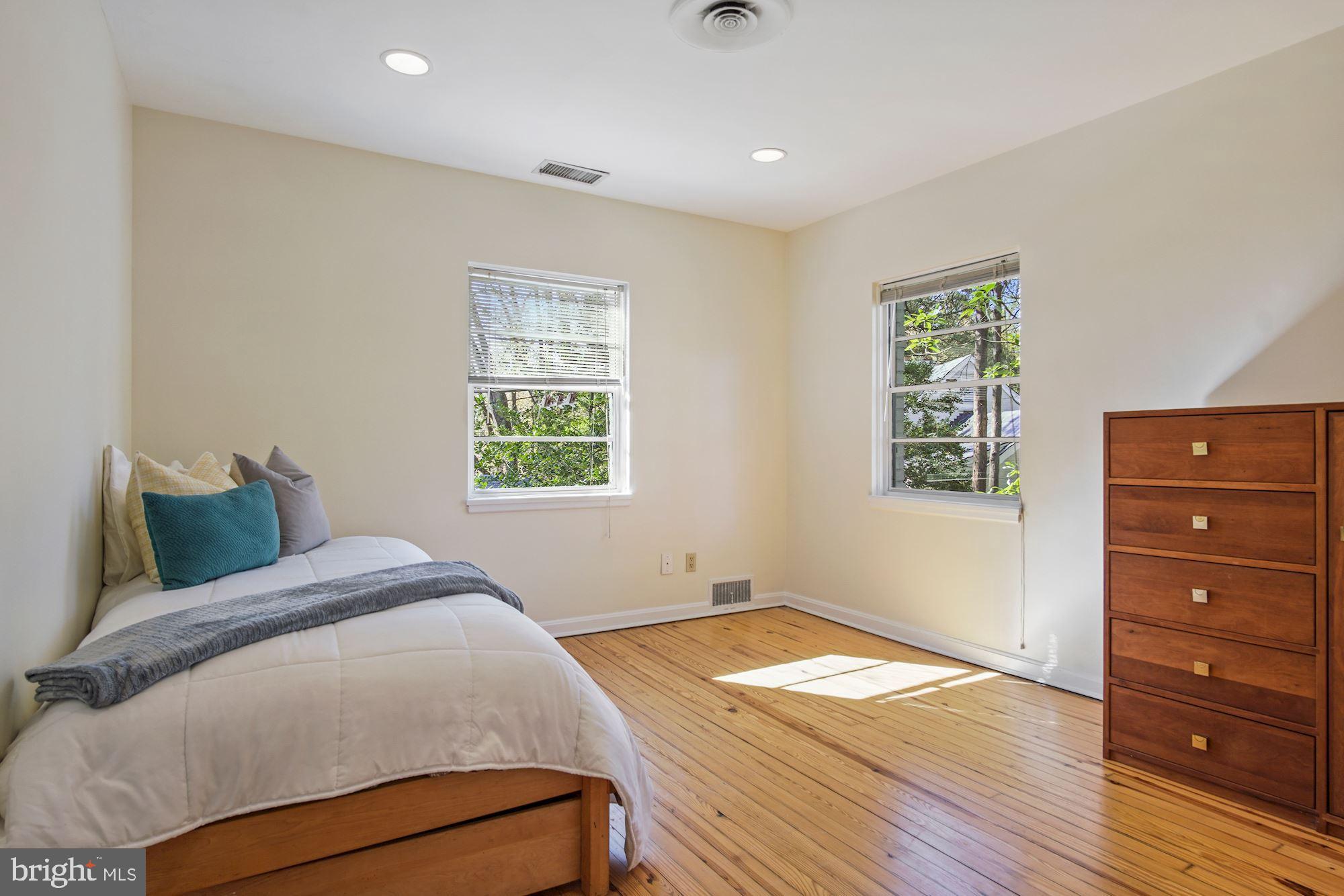 WESTMORELAND HILLS - Residential